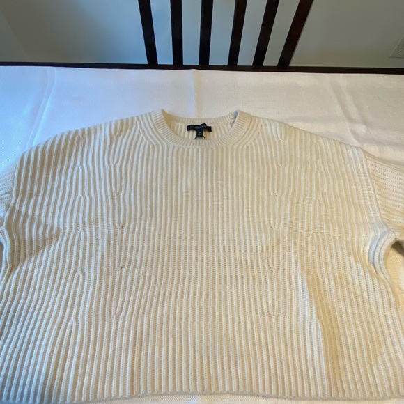 Banana Republic cropped chunky merino cashmere sweater. - Picture 8 of 11